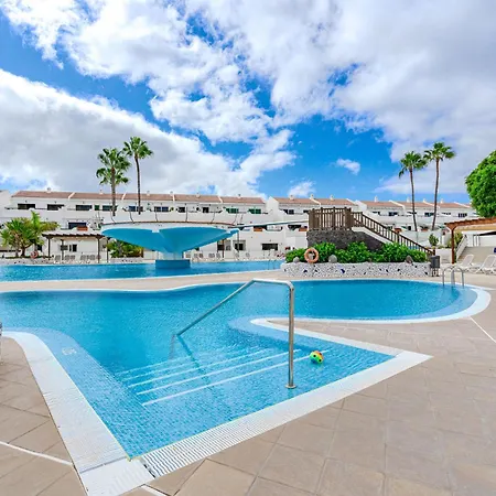 Parque Don Jose Poolside Retreat By Interhome