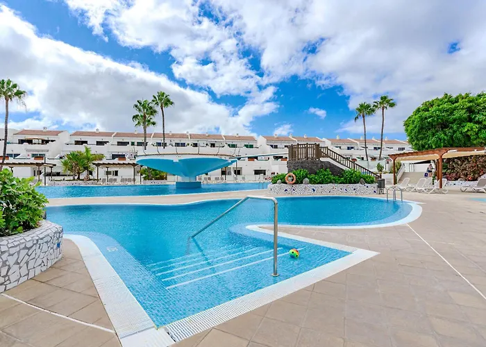 Parque Don Jose Poolside Retreat By Interhome